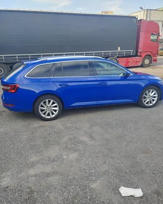 skoda superb górzno Skoda Superb cena 61500 przebieg: 216000, rok produkcji 2018 z Górzno